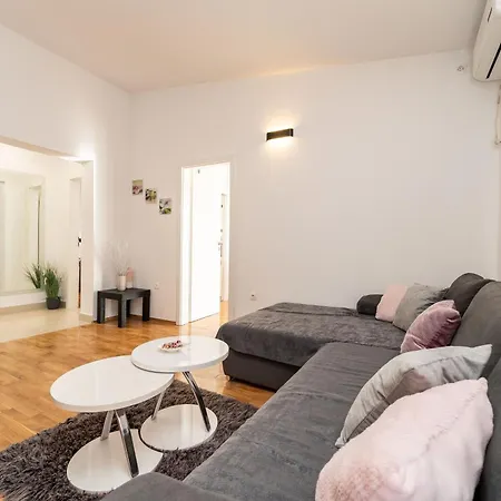 Apartment Grbic *